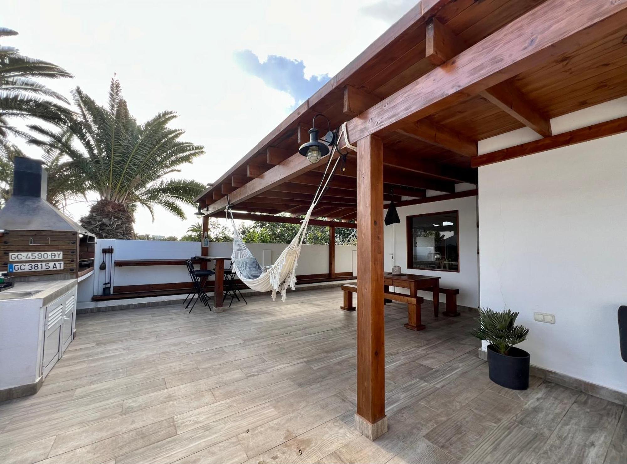 הוילה קוסטה טגוויסה Oasis En Lanzarote מראה חיצוני תמונה